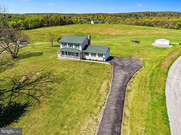3rd image of 2755 Valley Rd