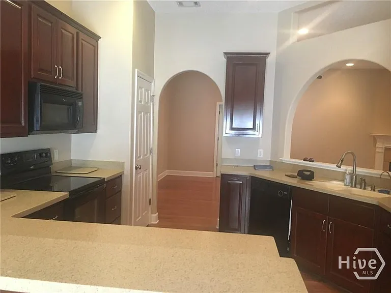 644 Marshview Dr — Photo 4