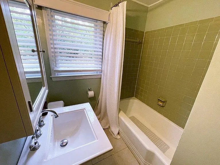 320 Barclay Rd — Photo 7