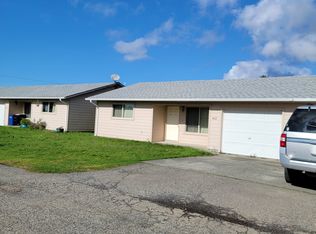 466 Mendy St, Brookings, OR 97415