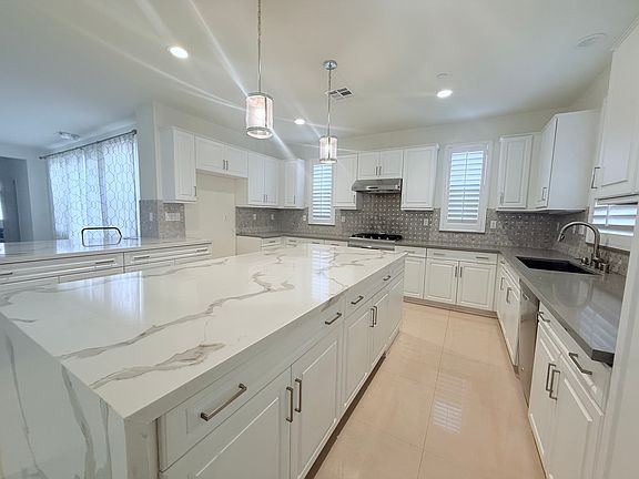 5th image of 6923 Sandlily Ln