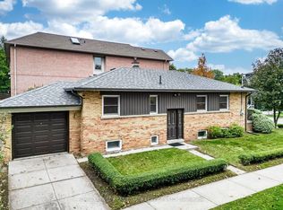 454 Rimilton Ave, Toronto, ON M8W2G8