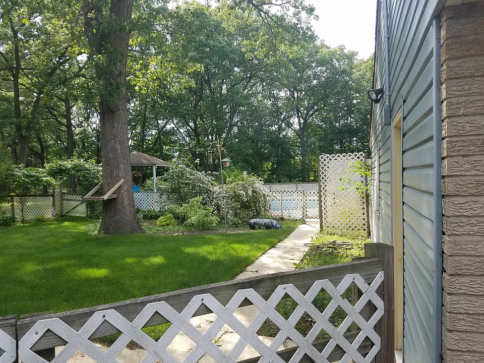 2nd image of 1475 Holton Rd