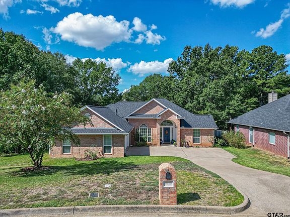 3rd image of 3979 Chapel Woods Blvd