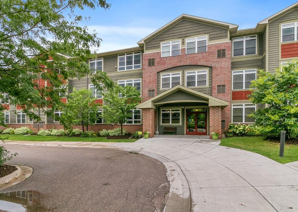 1st image of 2530 E 34th St APT 209