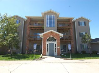 2742 Triple Crown Ln UNIT 11, Iowa City, IA