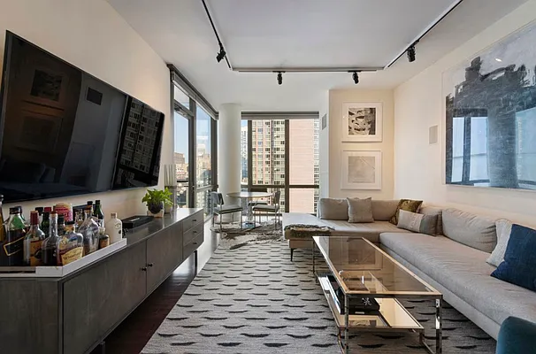 Sold by Compass | media 25