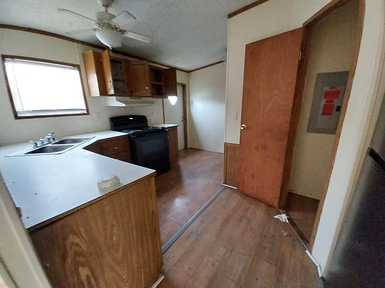 Sunset Ridge MHC — Photo 92