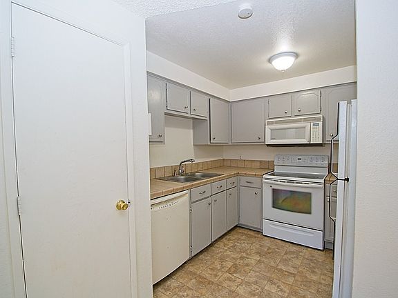 2nd image of 13162 Blue Sage Ct