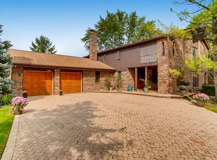 404 Minnaqua Dr, Prospect Heights, IL 60070