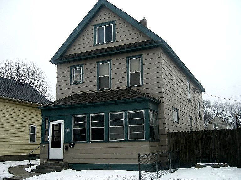 1st image of 586 Edmund Ave