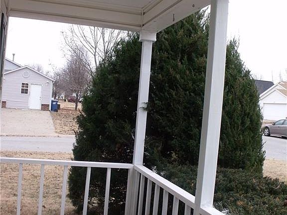 2nd image of 2515 Parkcrest Dr