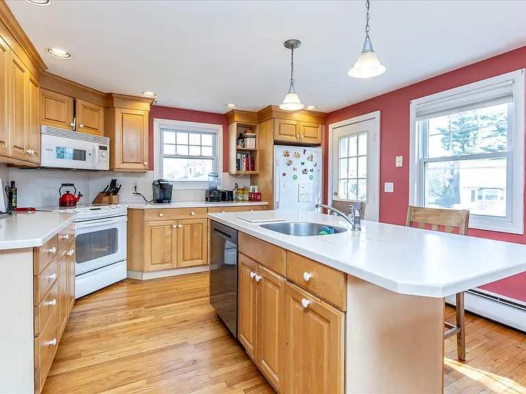 52 Albemarle Ave — Photo 11