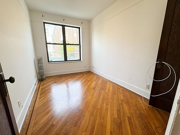 4th image of 19-23 Ditmars Blvd #1R