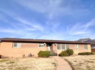 223 Cambridge Dr, Pratt, KS 67124