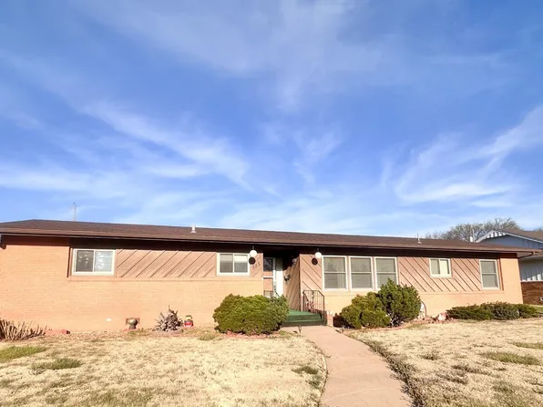 223 Cambridge Dr, Pratt, KS 67124