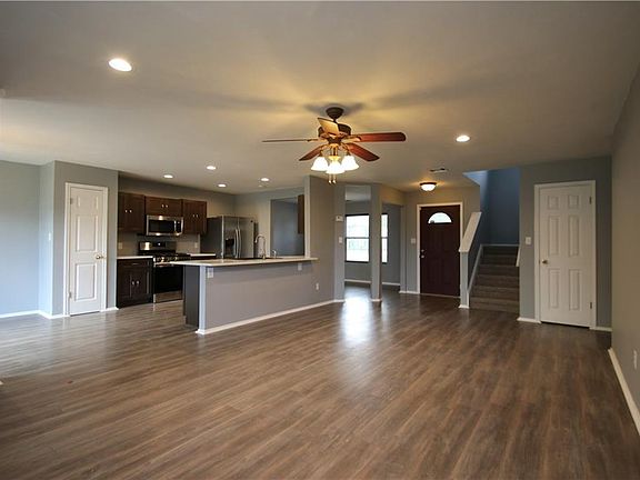 4th image of 710 Riverway Ln