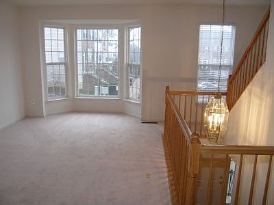Family Room w/Bay Window