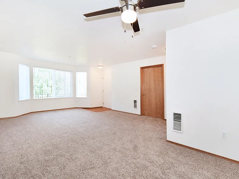 Pleasant Ridge Apartments — Photo 35