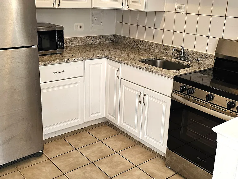 2025 W Granville Ave #305 — Photo 6