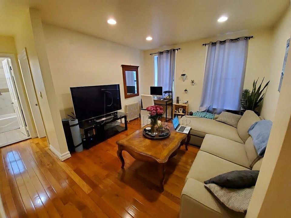 1st image of 3516 31st Ave #1D