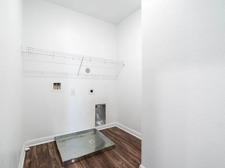 128 Maywood Ln — Photo 18