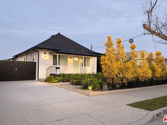 5th image of 16421 Halldale Ave