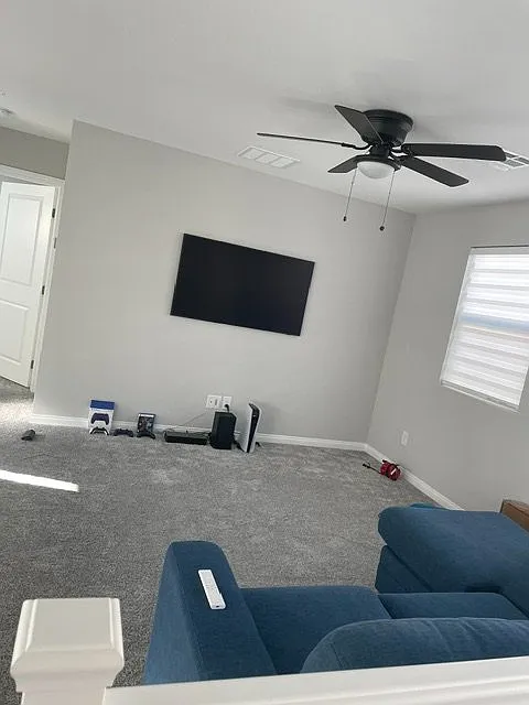 4 bed, 2115 sqft, $3,000 — Photo 4