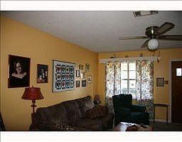 4th image of 1013 Debra Dr
