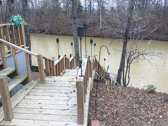 2nd image of 210 Bayou Dr N