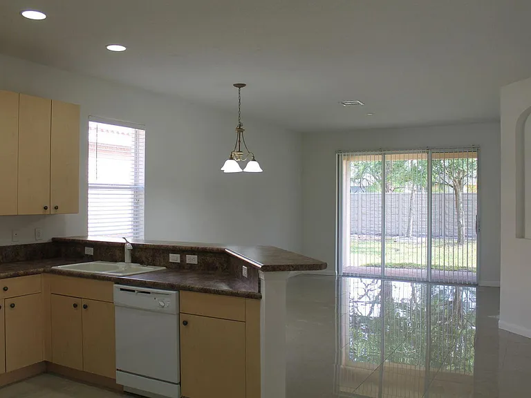 1804 SW Jamesport Dr — Photo 14
