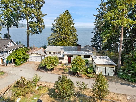 3rd image of 18812 Angeline Avenue NE