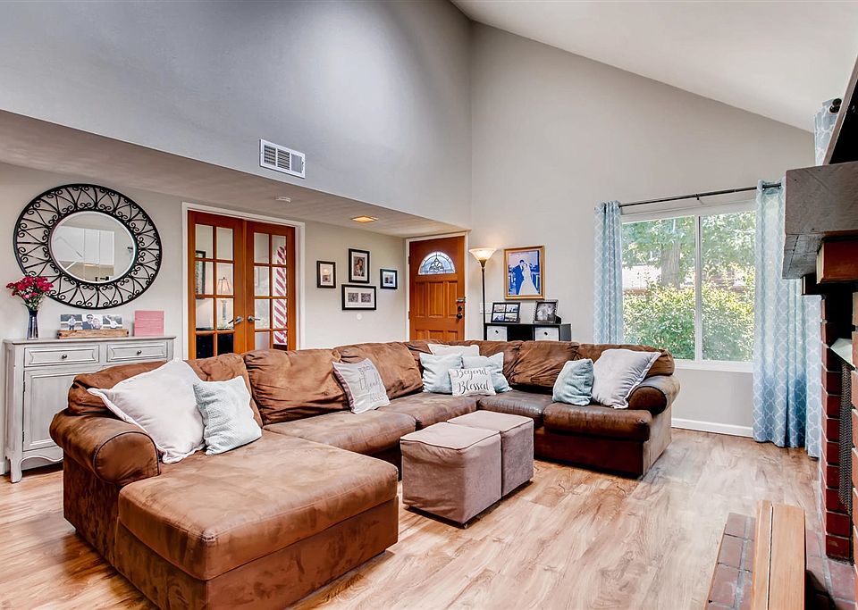 1st image of 10743 Escobar Dr