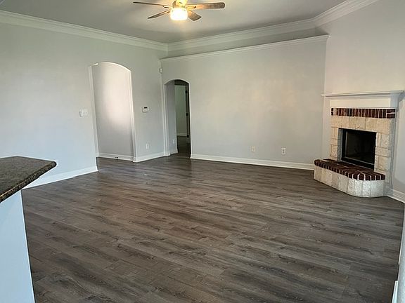 3rd image of 3903 Tournay Ln
