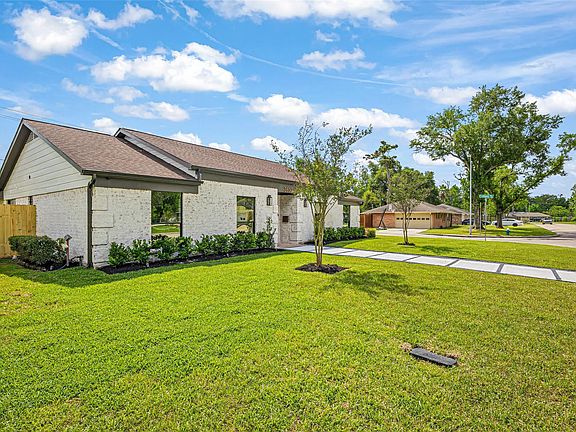 3rd image of 3602 Mona Lee Ln