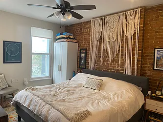 Rented by R New York