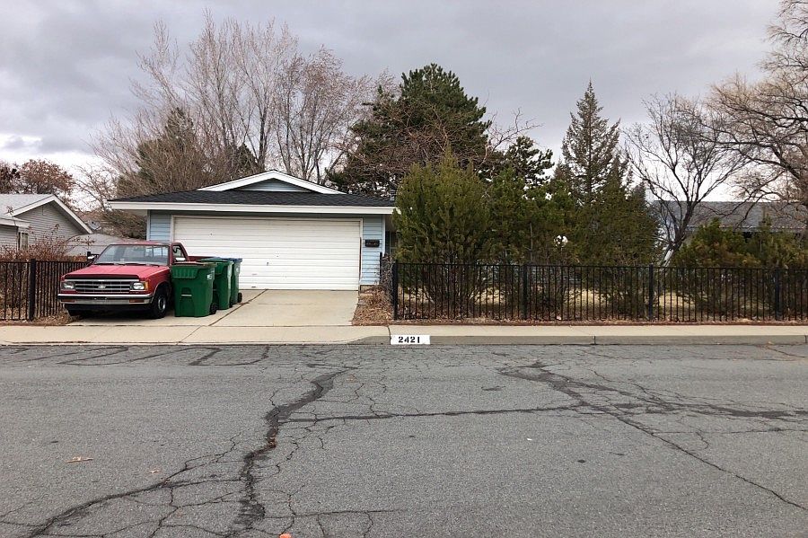 1st image of 2421 Meadowbrook Ln