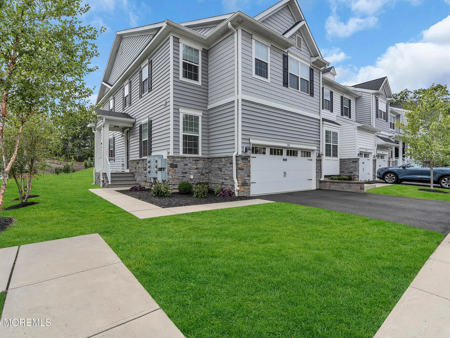 3 bed, 2.5 bath, 2392 sqft, $4,300 — Photo 4