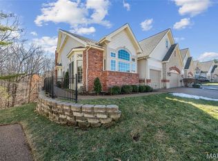 821 Stonebluff Ct, Chesterfield, MO 63005
