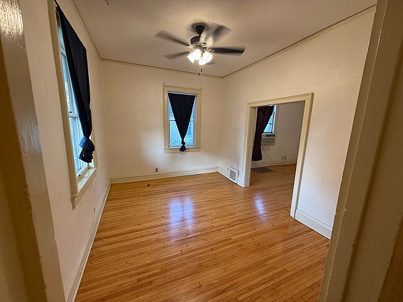 2nd image of 418 N 4th St