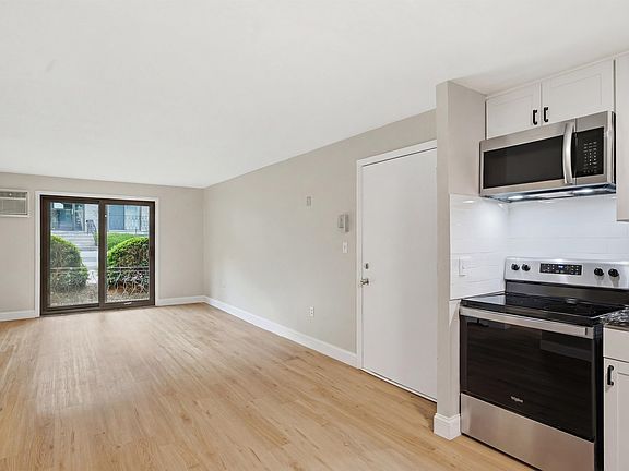 4th image of 8 Strawberry Bank Road #9