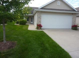 710 Creek Edge Dr, Deforest, WI 53532
