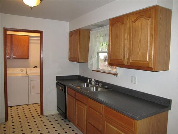 4th image of 1002 E Southview Heights Dr