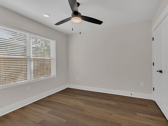 4th image of 1016 W Kirkland Ave #F