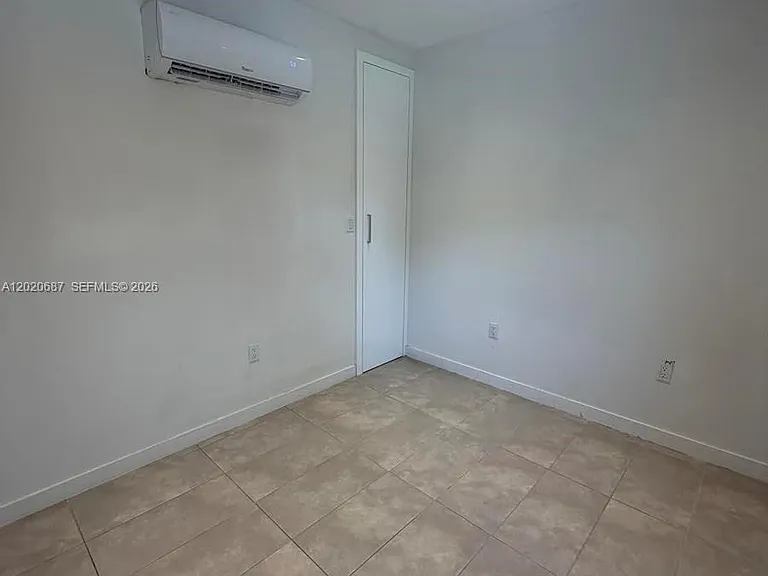 2333 SW 58th Ave #1 — Photo 4