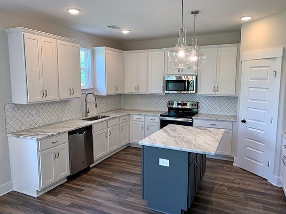 3rd image of 2504 Kingfisher Dr