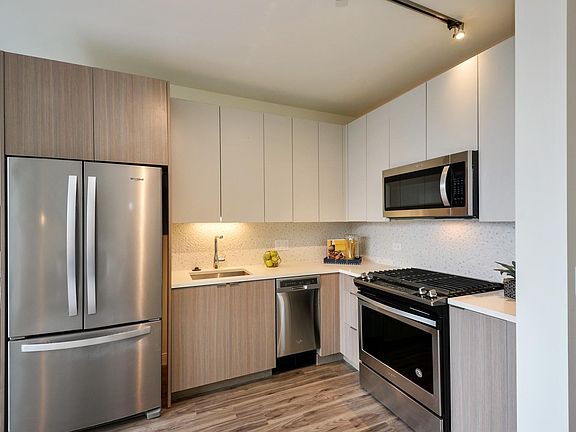 3rd image of 1408 S Michigan Ave #2604