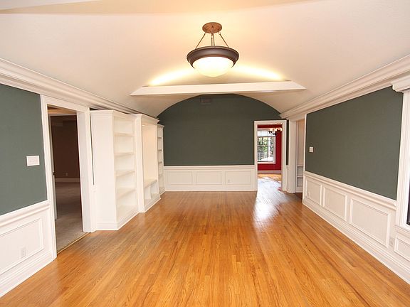 4th image of 926 N Cordova St