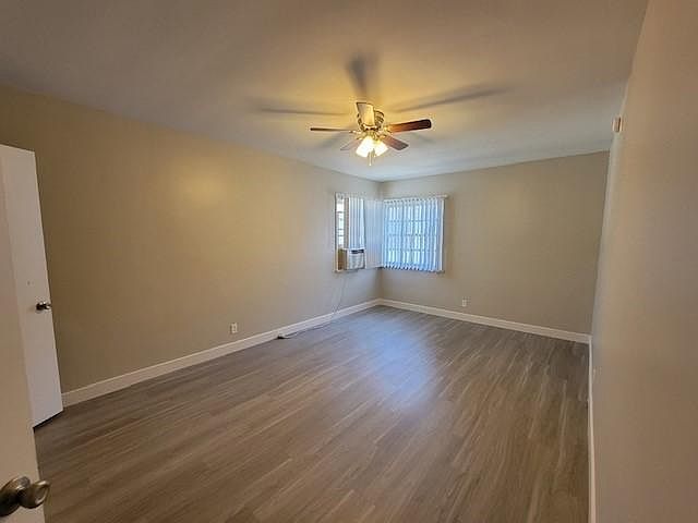1st image of 5318 Radford Ave