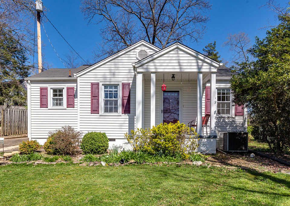 1st image of 2438 Kantebury Dr